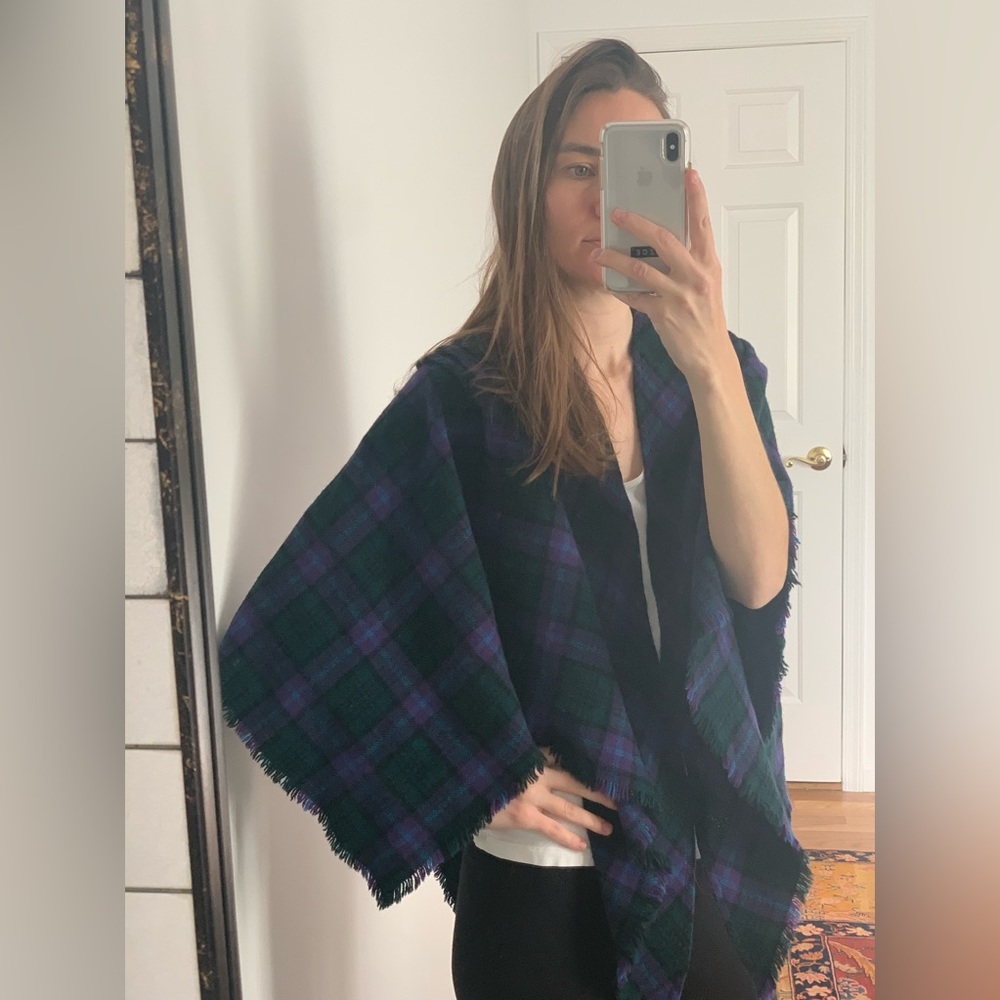 Branigan Weavers Ireland wool plaid fringed shawl